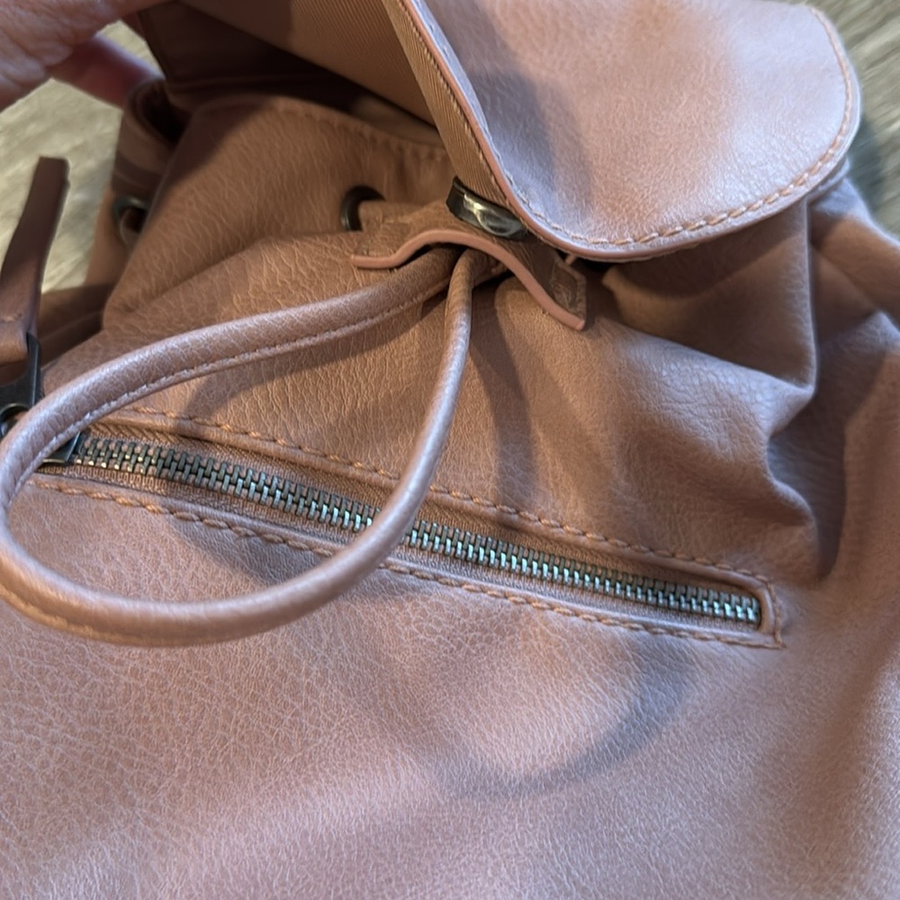 Universal thread backpack - Picture 2 of 6